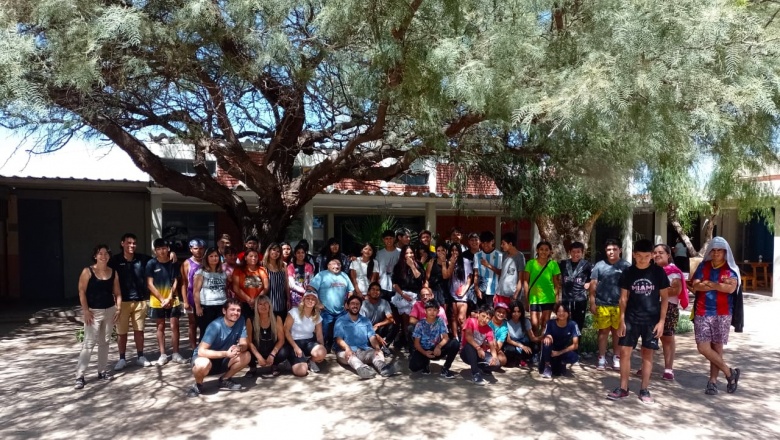 Educación y Ciencia: Patria San Juan realizó una entrega equipos clave para la escuela de Nivel Medio de Niquivil