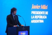 El presidente Javier Milei confirmó que el Gobierno dará de baja 70 mil contratos de empleados públicos