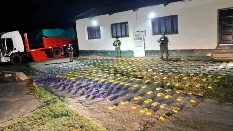 En Salta incautaron más de 430 kilos de cocaína que eran transportados en un camión con doble fondo